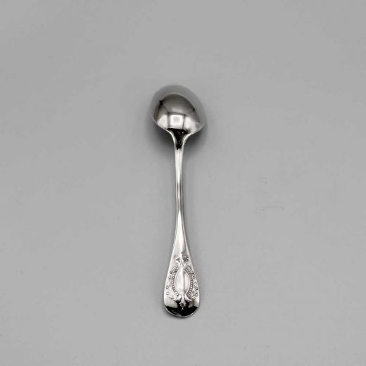Aubry Cadoret Cuillere Bebe Metal Argente Louis Xv Medaillon 2