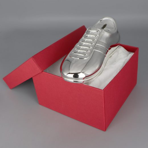 Tirelire Argent Chaussure De Football Cadeaux De Famille Daniel Cregut | Cadeaux de Famille Tirelire Argent Chaussure De Football Cadeaux De Famille Daniel Cregut